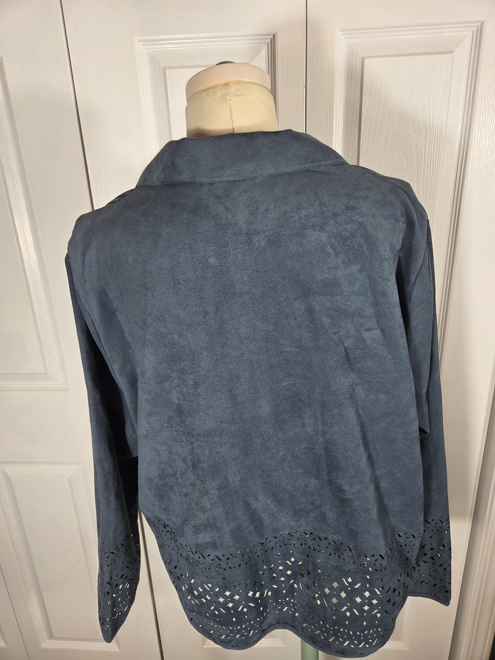 Napa Valley Faux Suede Blue Jacket Laser Cut Hem Button Front XL - Picture 6 of 7